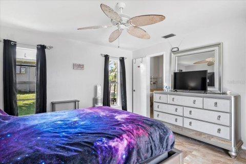 House in Port Charlotte, Florida 2 bedrooms, 93.74 sq.m. № 1827130 - photo 15