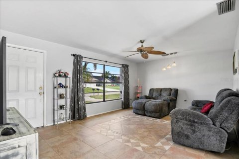 House in Port Charlotte, Florida 2 bedrooms, 93.74 sq.m. № 1827130 - photo 6