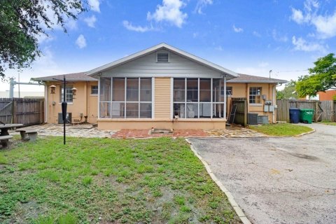 Duplex in Tampa, Florida 4 bedrooms, 172.05 sq.m. № 1850923 - photo 30