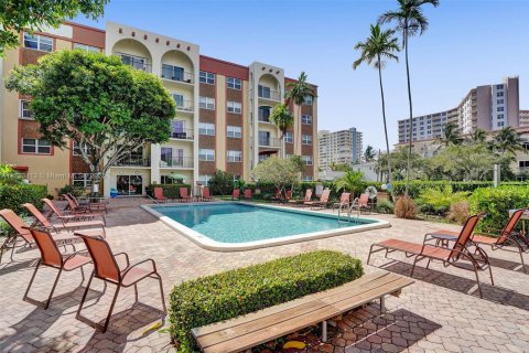 Condominio en venta en Pompano Beach, Florida, 1 dormitorio, 68.75 m2 № 1739028 - foto 4