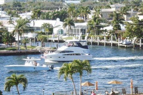 Condominio en venta en Pompano Beach, Florida, 1 dormitorio, 68.75 m2 № 1739028 - foto 14
