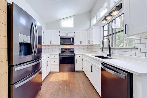 Купить виллу или дом в Семинол, Флорида 3 комнаты, 142.98м2, № 2149740 - фото 9