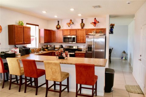 Casa en alquiler en Homestead, Florida, 4 dormitorios, 258.27 m2 № 2012117 - foto 5