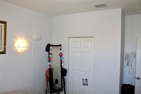 Casa en alquiler en Homestead, Florida, 4 dormitorios, 258.27 m2 № 2012117 - foto 17