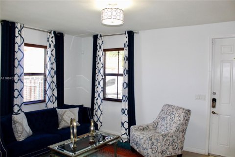 Casa en alquiler en Homestead, Florida, 4 dormitorios, 258.27 m2 № 2012117 - foto 2