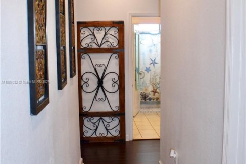 Casa en alquiler en Homestead, Florida, 4 dormitorios, 258.27 m2 № 2012117 - foto 7