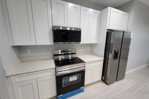 Casa en venta en Port Charlotte, Florida, 4 dormitorios, 149.2 m2 № 1904223 - foto 13