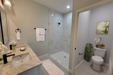 Casa en venta en Port Charlotte, Florida, 4 dormitorios, 149.2 m2 № 1904223 - foto 4