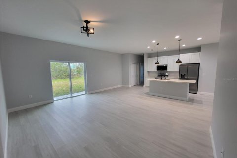 Casa en venta en Port Charlotte, Florida, 4 dormitorios, 149.2 m2 № 1904223 - foto 15