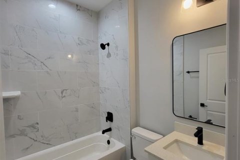 Casa en venta en Port Charlotte, Florida, 4 dormitorios, 149.2 m2 № 1904223 - foto 21