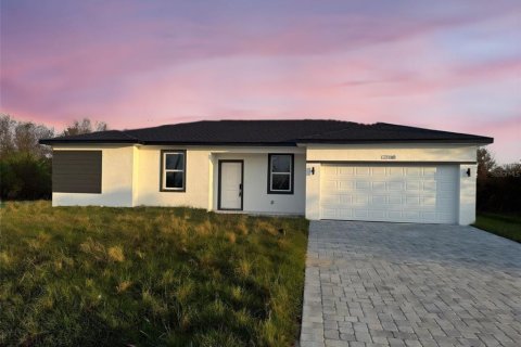 Casa en venta en Port Charlotte, Florida, 4 dormitorios, 149.2 m2 № 1904223 - foto 1