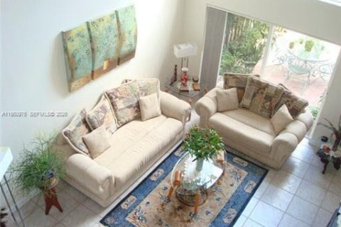 Villa ou maison à louer à Doral, Floride: 4 chambres, 200.11 m2 № 2079933 - photo 3