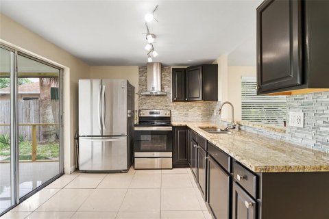 Casa en alquiler en Tampa, Florida, 3 dormitorios, 104.52 m2 № 1845019 - foto 4