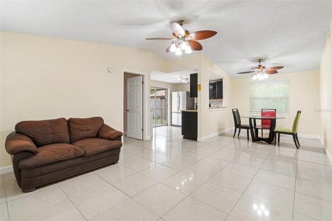 Casa en alquiler en Tampa, Florida, 3 dormitorios, 104.52 m2 № 1845019 - foto 2
