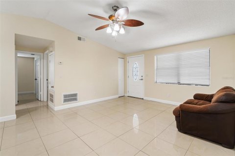 Casa en alquiler en Tampa, Florida, 3 dormitorios, 104.52 m2 № 1845019 - foto 3
