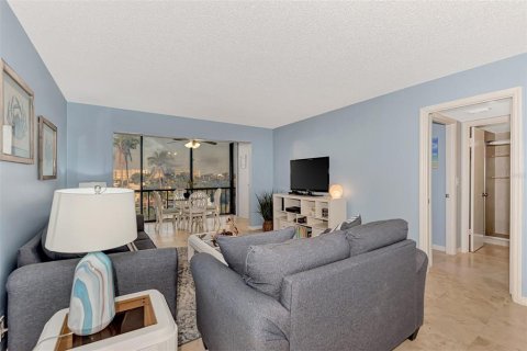 Condo in Sarasota, Florida, 2 bedrooms  № 707094 - photo 17