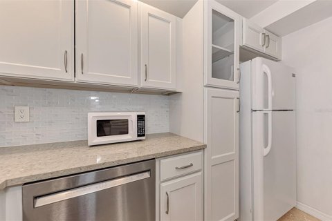 Condo in Sarasota, Florida, 2 bedrooms  № 707094 - photo 26