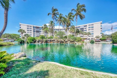 Condo in Sarasota, Florida, 2 bedrooms  № 707094 - photo 7