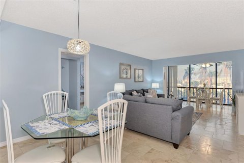 Condo in Sarasota, Florida, 2 bedrooms  № 707094 - photo 21