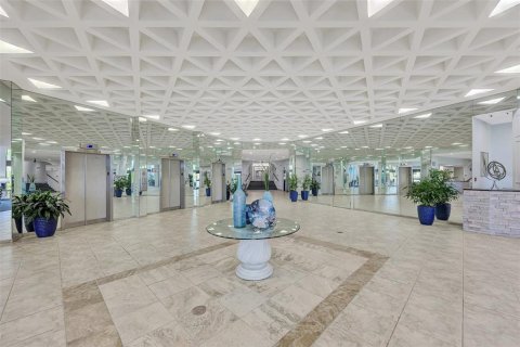 Condo in Sarasota, Florida, 2 bedrooms  № 707094 - photo 11