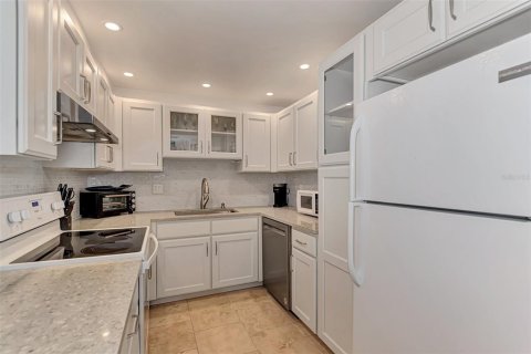 Condo in Sarasota, Florida, 2 bedrooms  № 707094 - photo 24
