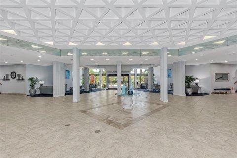 Condo in Sarasota, Florida, 2 bedrooms  № 707094 - photo 9
