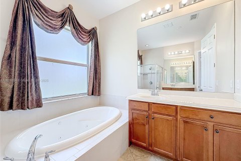 House in Royal Palm Beach, Florida 4 bedrooms, 269.42 sq.m. № 1800794 - photo 8
