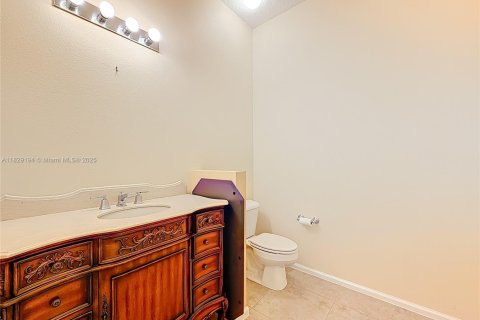 House in Royal Palm Beach, Florida 4 bedrooms, 269.42 sq.m. № 1800794 - photo 12