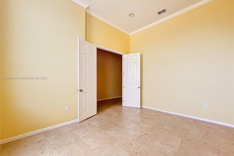 House in Royal Palm Beach, Florida 4 bedrooms, 269.42 sq.m. № 1800794 - photo 13