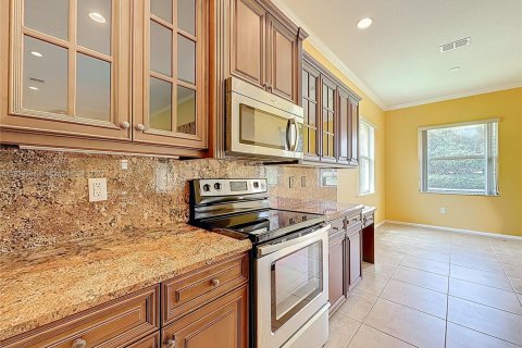 House in Royal Palm Beach, Florida 4 bedrooms, 269.42 sq.m. № 1800794 - photo 4