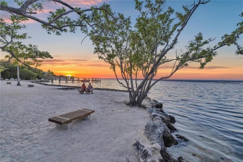 House in Key Largo, Florida 3 bedrooms, 151.62 sq.m. № 1471170 - photo 22