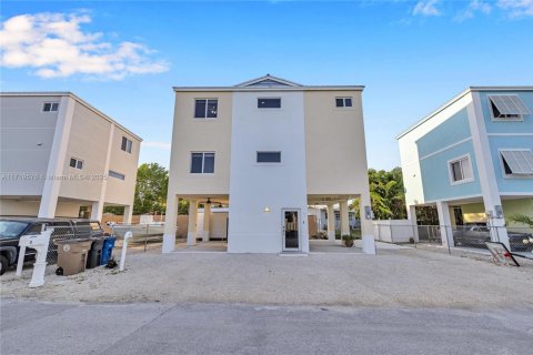 House in Key Largo, Florida 3 bedrooms, 151.62 sq.m. № 1471170 - photo 27