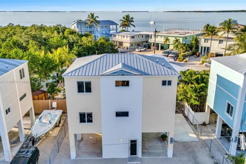 House in Key Largo, Florida 3 bedrooms, 151.62 sq.m. № 1471170 - photo 3