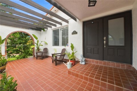 Villa ou maison à Hollywood, Floride 3 chambres, 138.61 m2 № 2348756
