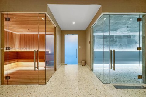 Condominio en alquiler en Miami, Florida, 1 dormitorio, 57.04 m2 № 2004216 - foto 11