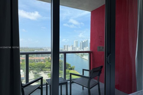 Condo in Hallandale Beach, Florida, 2 bedrooms  № 2088112 - photo 23