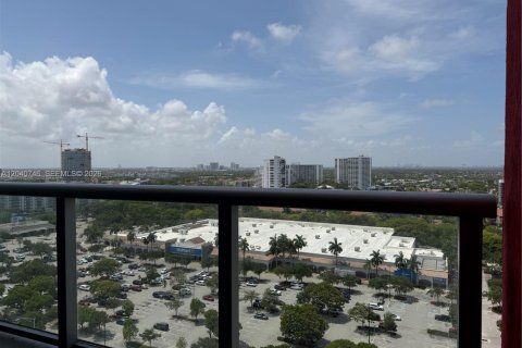 Condo in Hallandale Beach, Florida, 2 bedrooms  № 2088112 - photo 3
