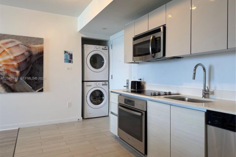 Condo in Hallandale Beach, Florida, 2 bedrooms  № 2088112 - photo 10
