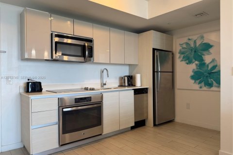 Condo in Hallandale Beach, Florida, 2 bedrooms  № 2088112 - photo 11