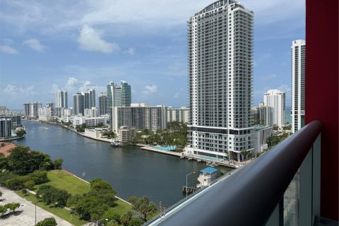 Condo in Hallandale Beach, Florida, 2 bedrooms № 2088112