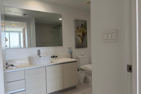Condo in Hallandale Beach, Florida, 2 bedrooms  № 2088112 - photo 17
