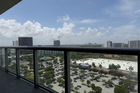Condo in Hallandale Beach, Florida, 2 bedrooms  № 2088112 - photo 25