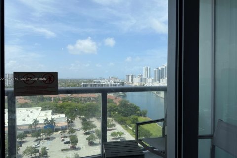 Condo in Hallandale Beach, Florida, 2 bedrooms  № 2088112 - photo 26