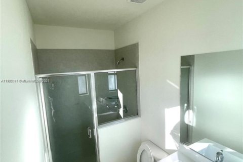 Touwnhouse à vendre à Hialeah, Floride: 3 chambres, 127.83 m2 № 1955775 - photo 19