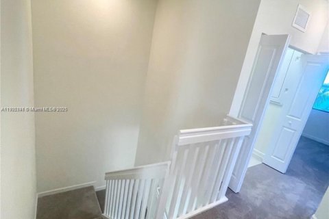 Touwnhouse à vendre à Hialeah, Floride: 3 chambres, 127.83 m2 № 1955775 - photo 15