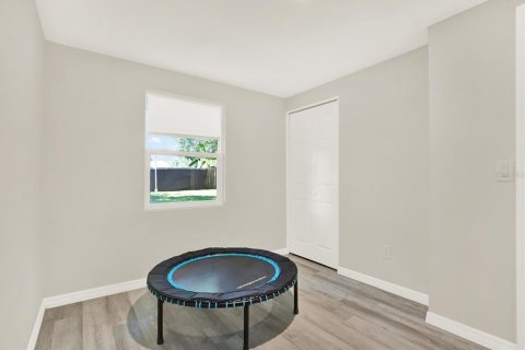 House in Tampa, Florida 4 bedrooms, 130.06 sq.m. № 1876208 - photo 21