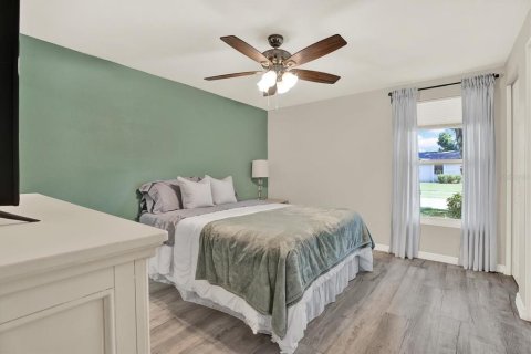 House in Tampa, Florida 4 bedrooms, 130.06 sq.m. № 1876208 - photo 11