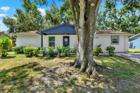 House in Tampa, Florida 4 bedrooms, 130.06 sq.m. № 1876208 - photo 26