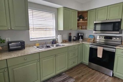 Villa ou maison à vendre à Tampa, Floride: 3 chambres, 97.55 m2 № 2156742 - photo 8
