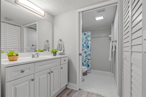 Купить кондоминиум в Пемброк-Пайнс, Флорида 2 спальни, 97.73м2, № 2002340 - фото 20